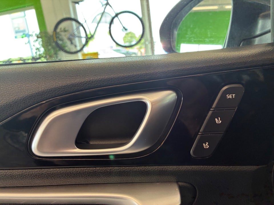 Kia Ceed 1,6 PHEV Upgrade Premium SW DCT 5d
