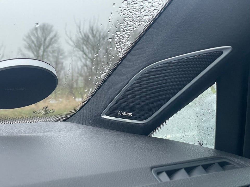 VW Golf VII 2,0 R Variant DSG 4Motion BMT 5d