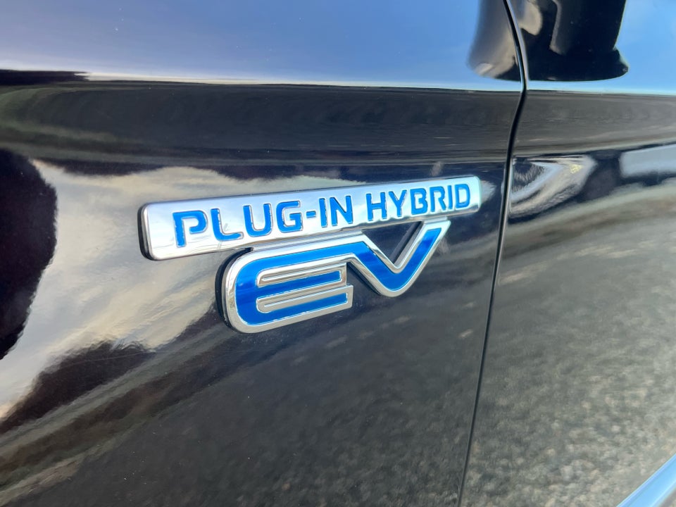 Mitsubishi Outlander 2,4 PHEV Instyle CVT 4WD 5d