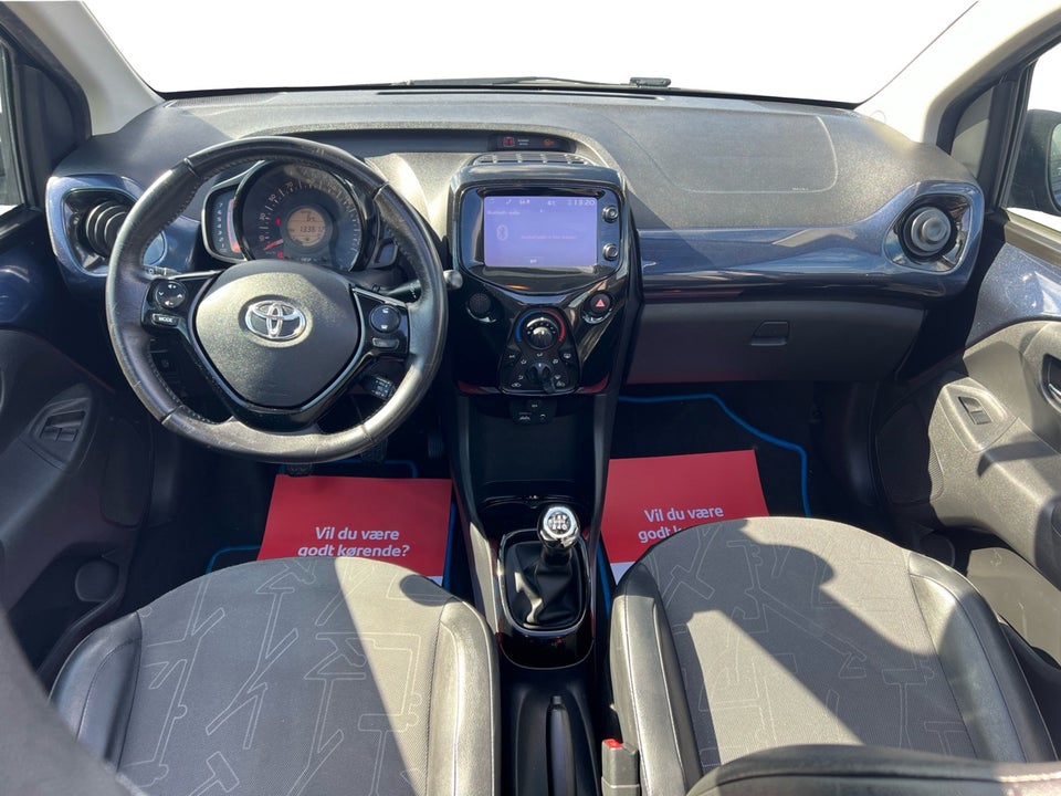 Toyota Aygo 1,0 VVT-i x-wave Sky 5d