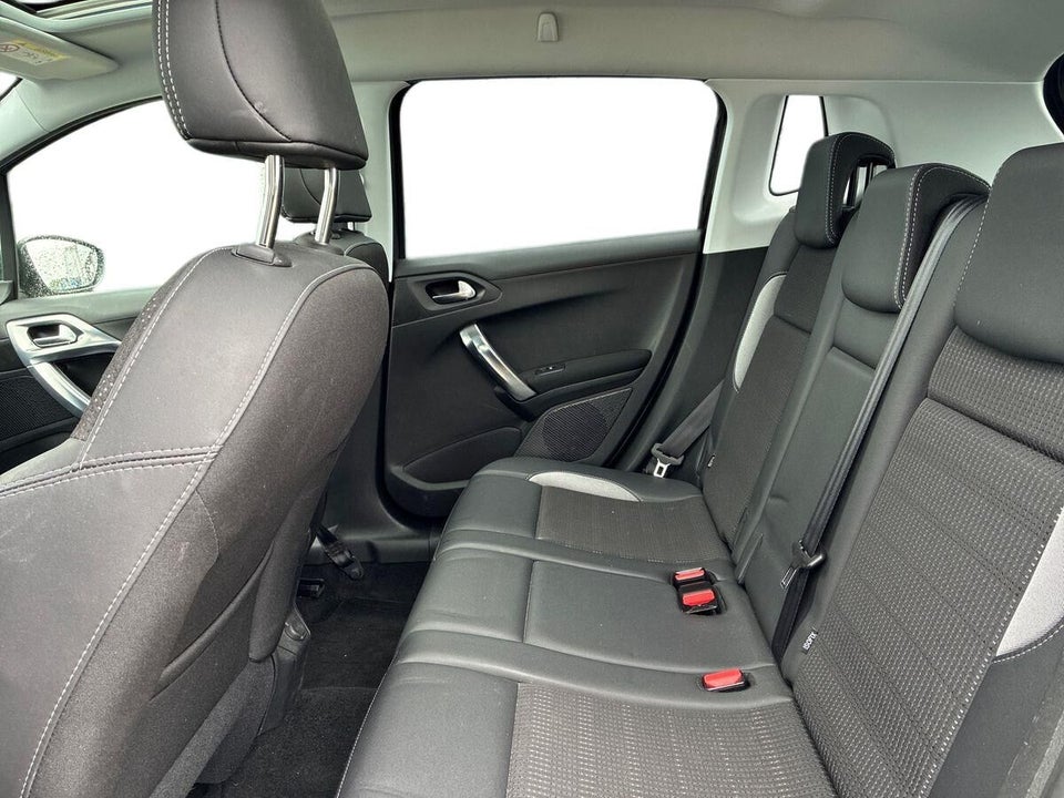 Peugeot 2008 1,2 e-THP 110 Selection Sky EAT6 5d