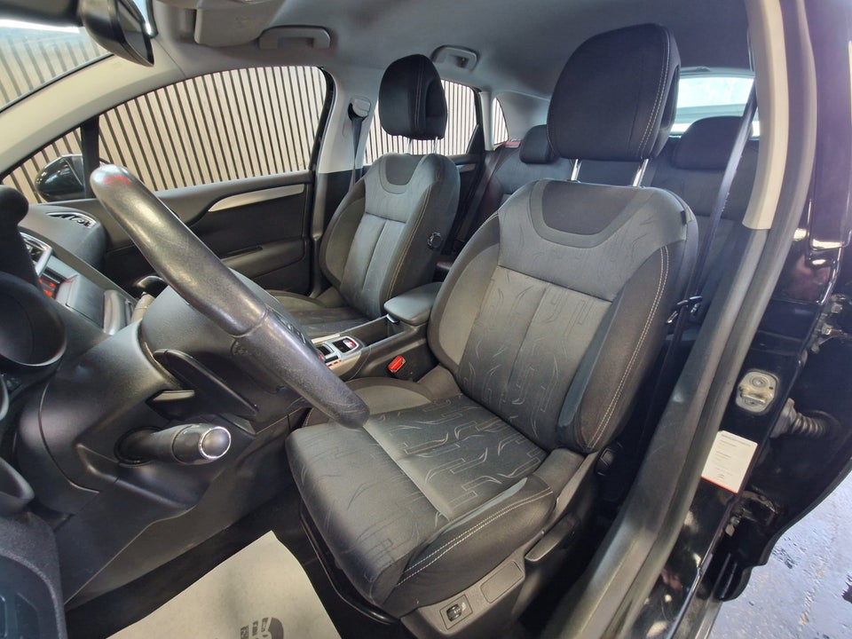 Citroën C4 1,6 e-HDi 115 Seduction E6G 5d