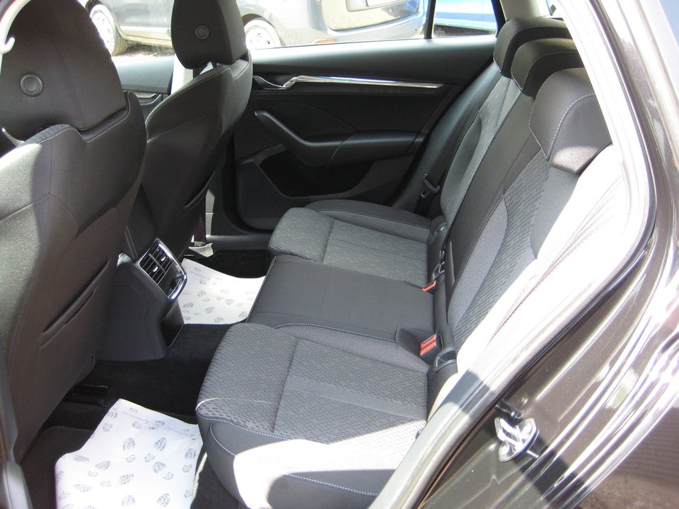 Skoda Octavia 1,4 TSi iV Plus Combi DSG 5d