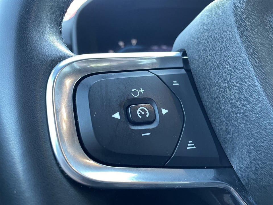 Volvo XC40 ReCharge Extended Range Core 5d