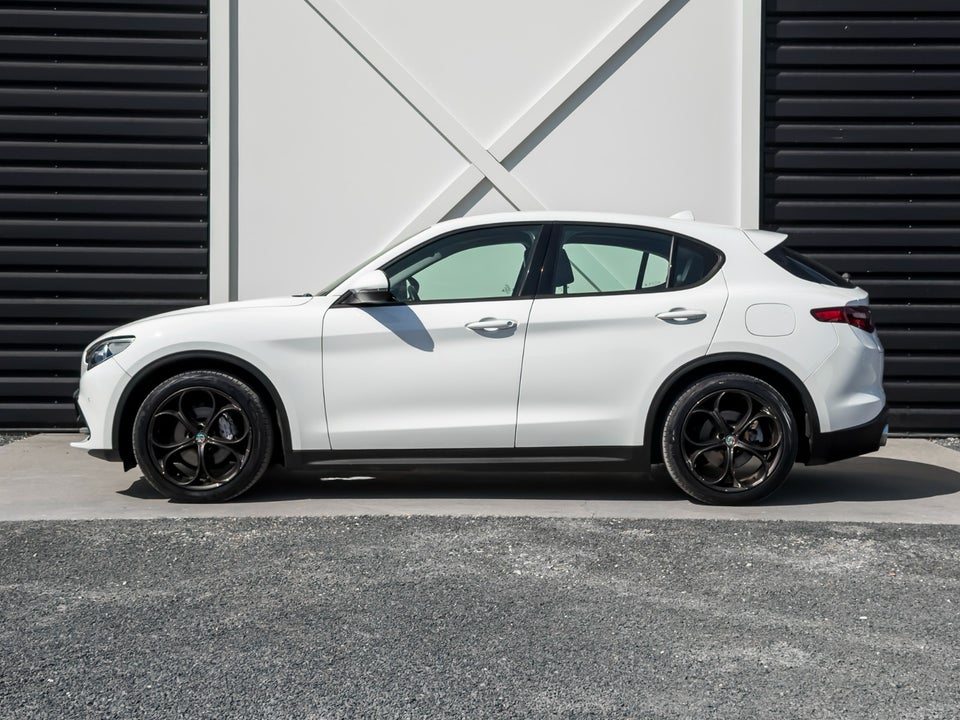 Alfa Romeo Stelvio 2,0 T 200 Edizione aut. Q4 5d
