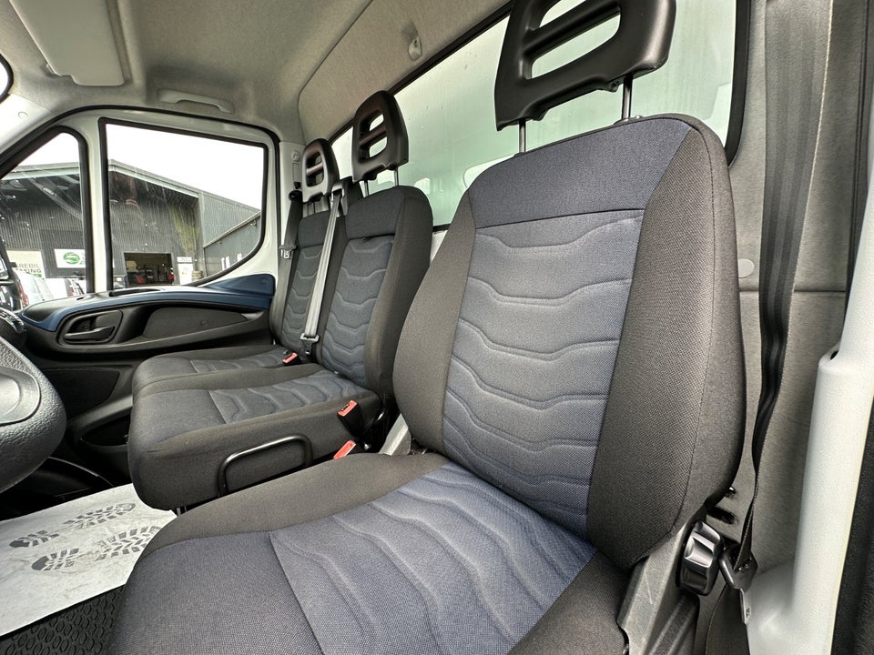 Iveco Daily 2,3 35S14 10,8m³ Van