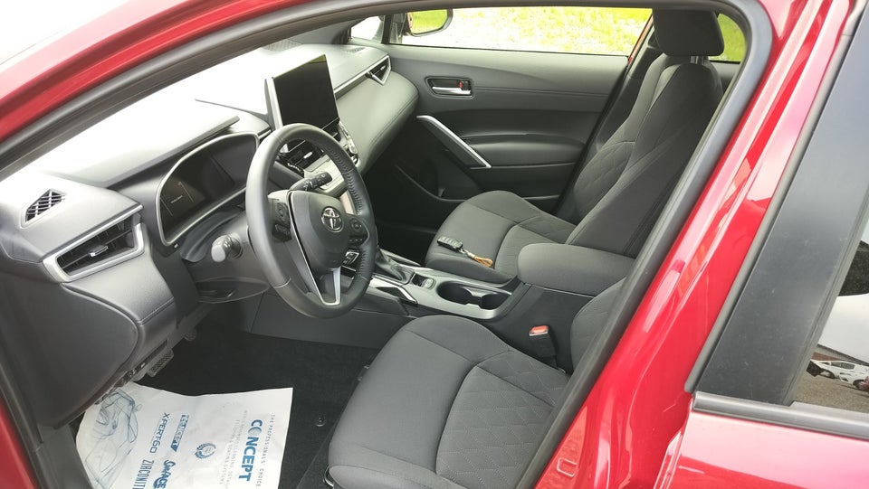Toyota Corolla Cross 1,8 Hybrid Style Comfort CVT 5d