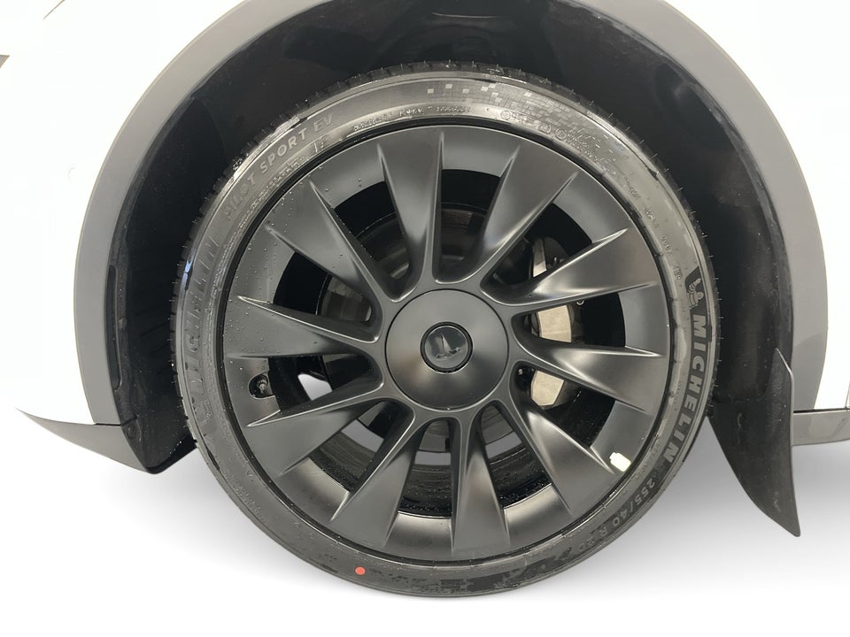 Tesla Model Y Long Range AWD 5d