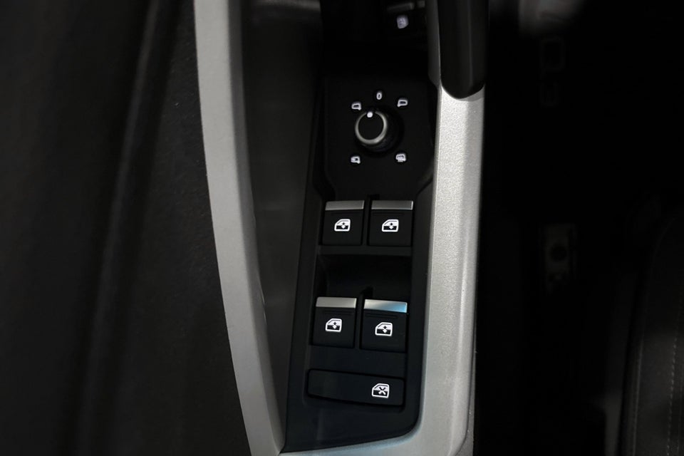 Audi Q3 45 TFSi e Attitude plus S-tr. 5d