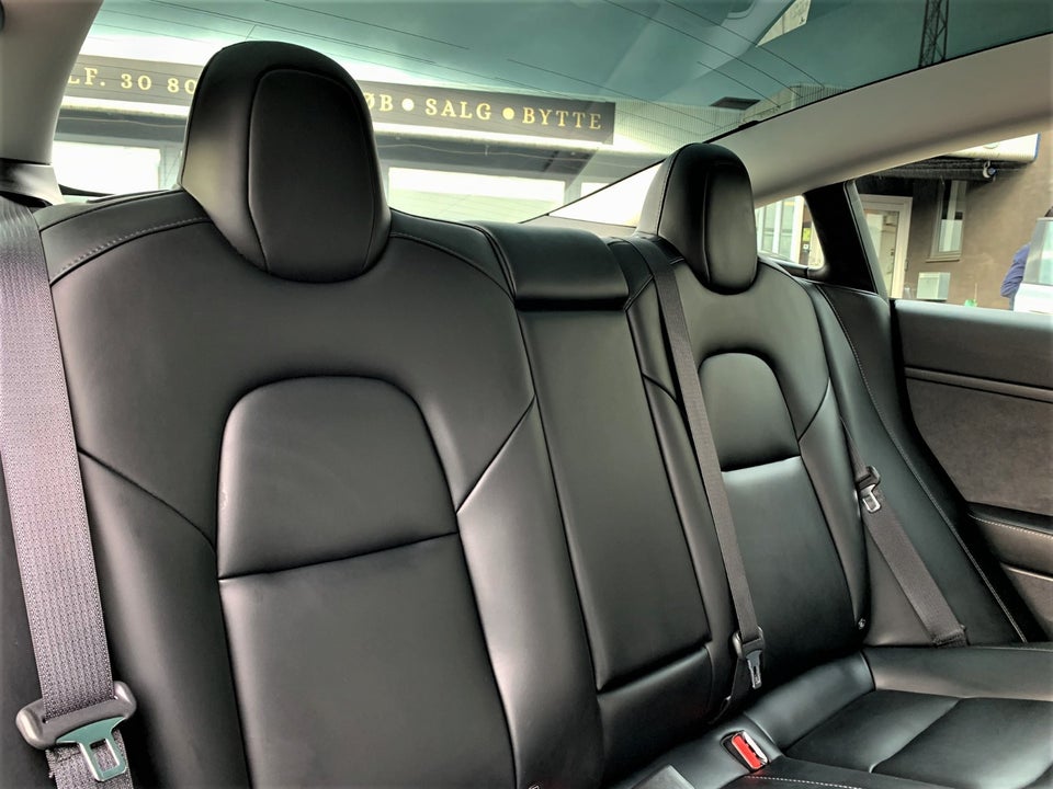 Tesla Model 3 RWD 4d