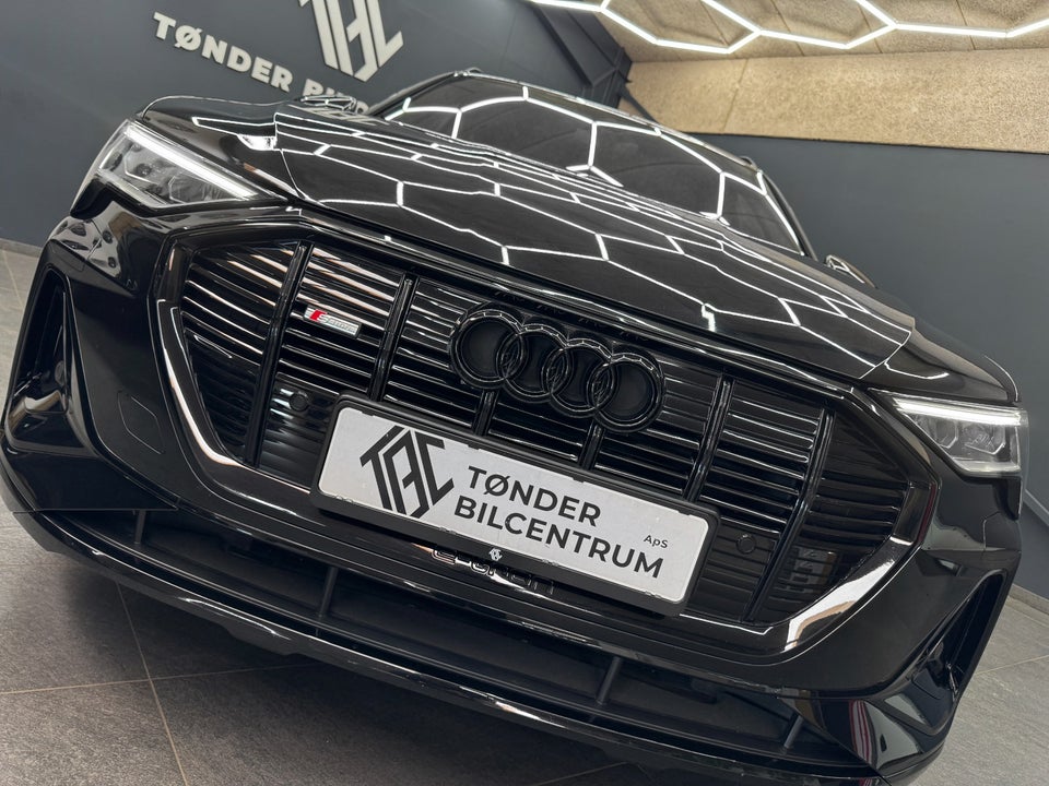 Audi e-tron 55 S-line Sportback quattro 5d