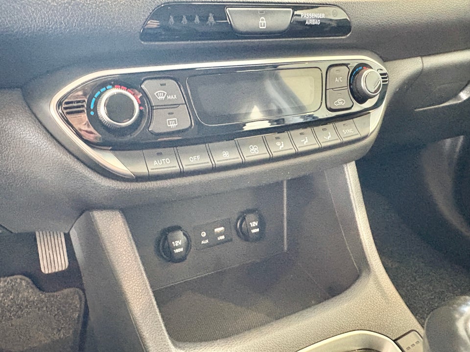 Hyundai i30 1,0 T-GDi Premium Fastback 5d