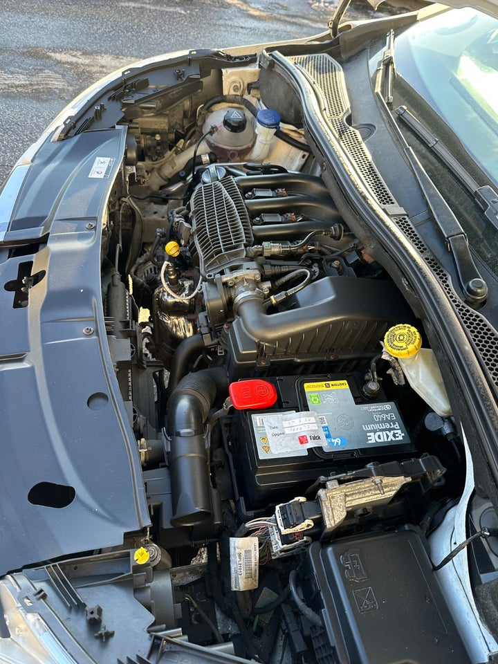 Peugeot 2008 1,2 VTi 82 Active+ 5d