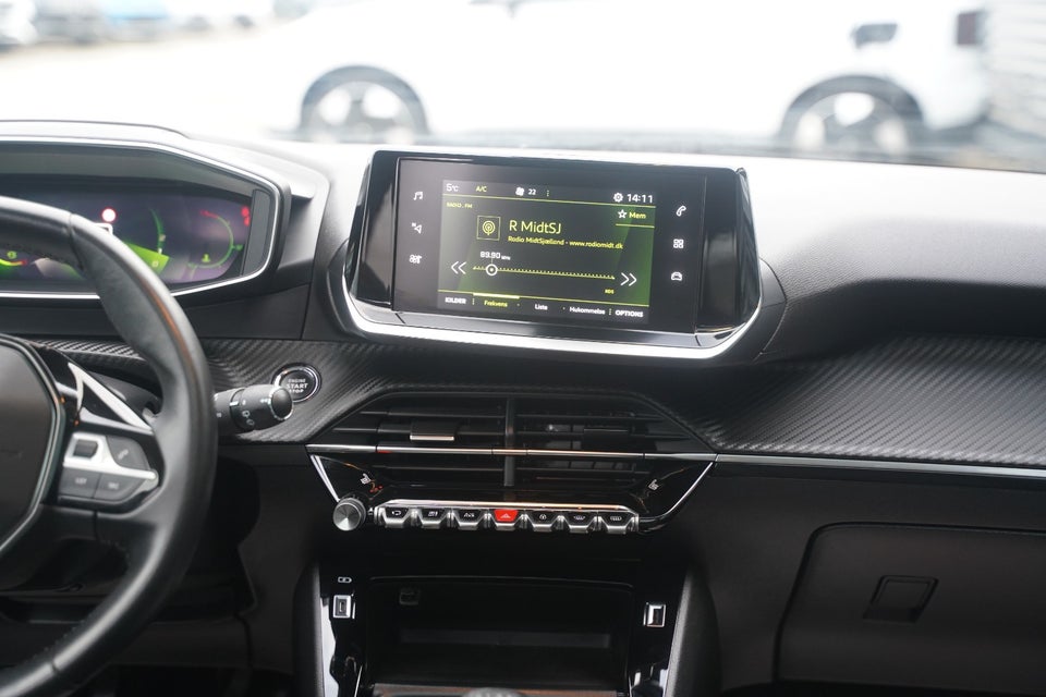 Peugeot 208 1,5 BlueHDi 100 Allure Sky 5d