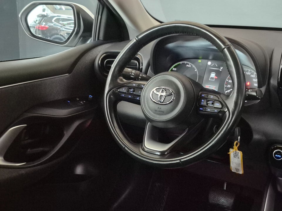 Toyota Yaris 1,5 Hybrid H3 e-CVT 5d