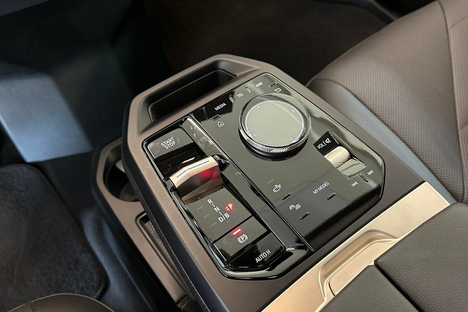BMW iX xDrive40 Sport 5d
