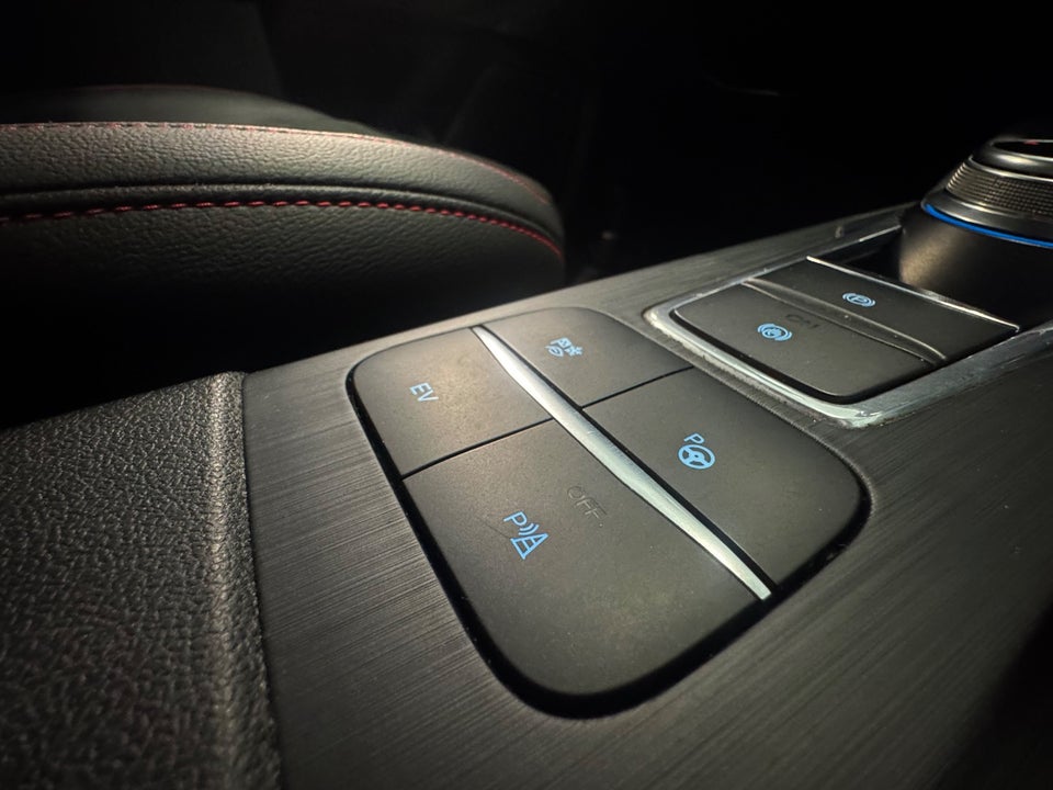 Ford Kuga 2,5 PHEV ST-Line X CVT 5d