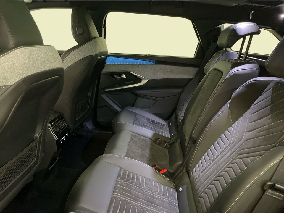 Peugeot e-5008 77 GT Pack 7prs 5d