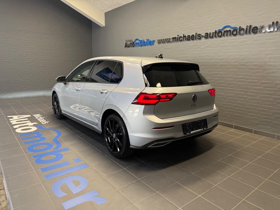 VW Golf VIII 1,4 GTE DSG 5d