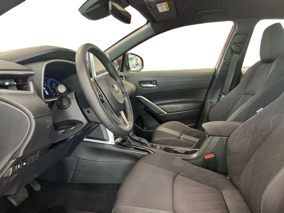 Toyota Corolla Cross 2,0 Hybrid Active CVT 5d
