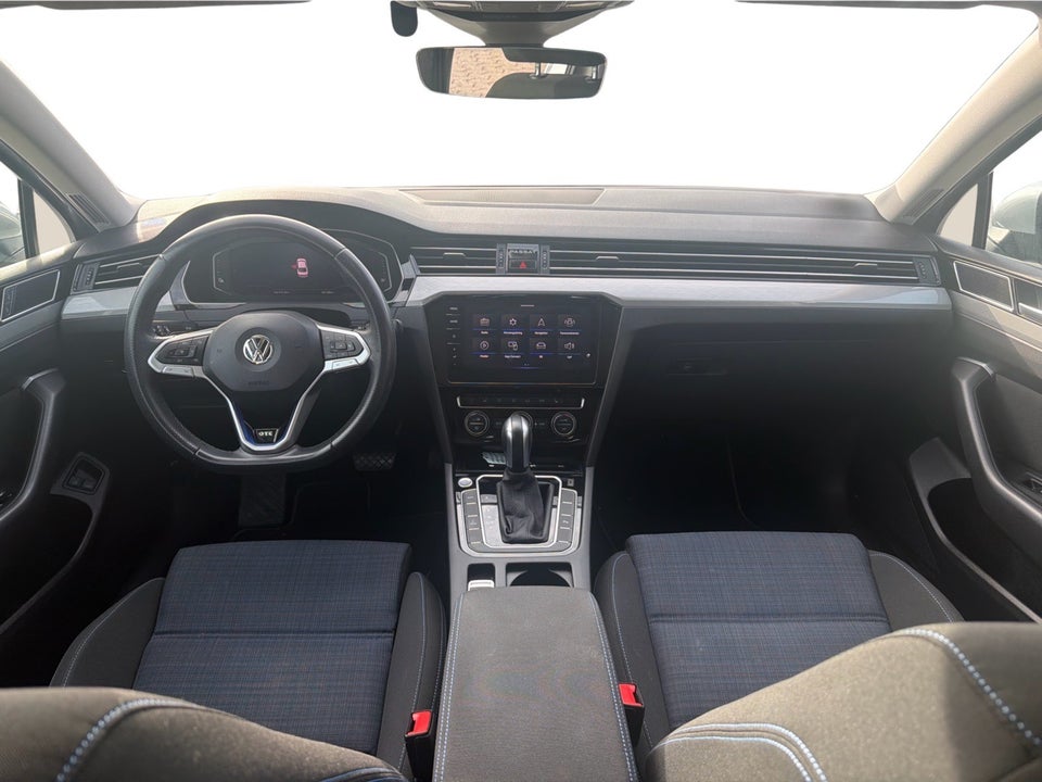VW Passat 1,4 GTE+ Pro DSG 4d