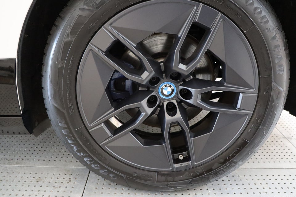 BMW iX xDrive40 Fully Charged 5d