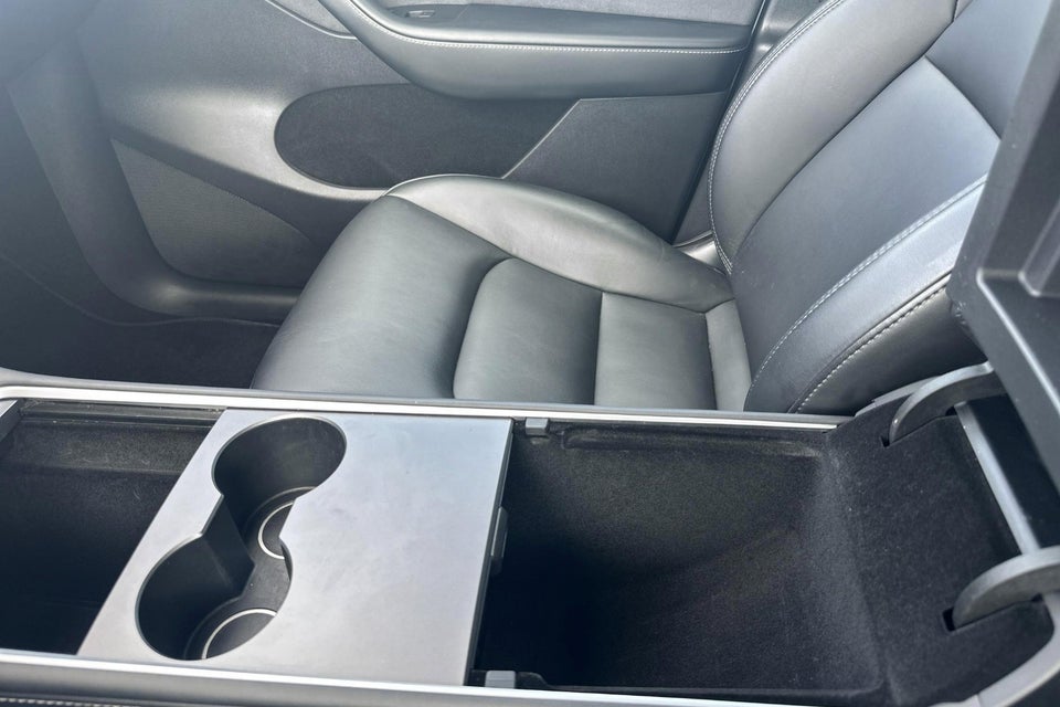 Tesla Model Y RWD 5d