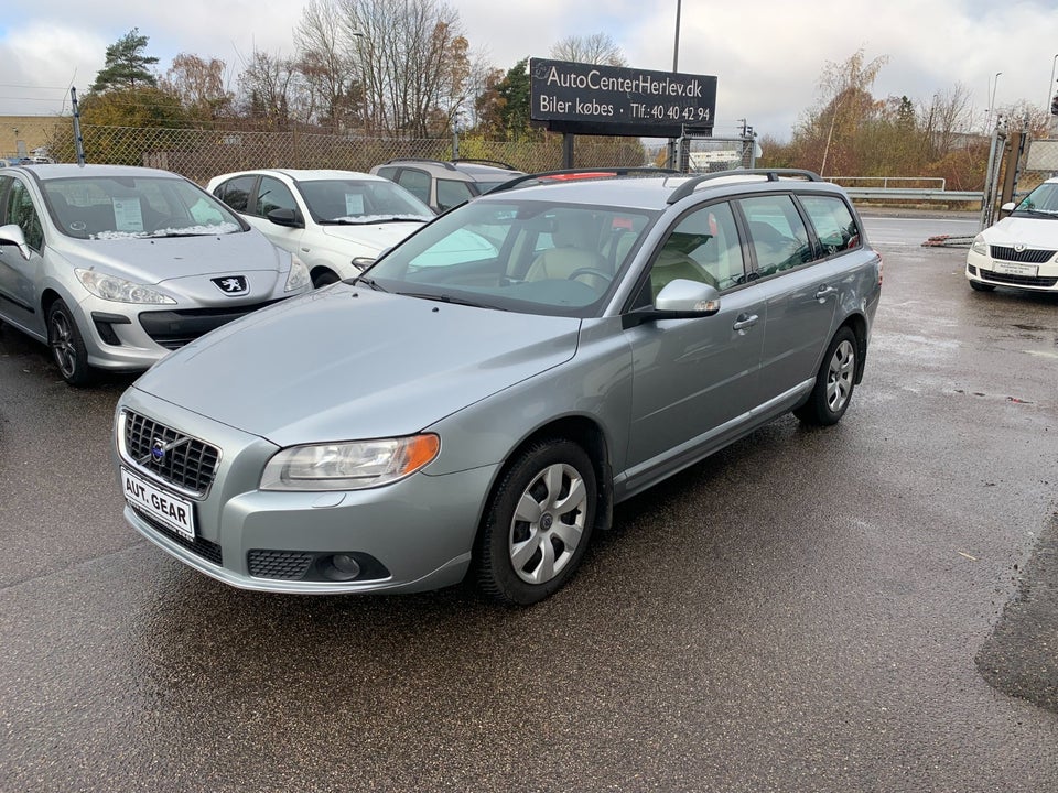 Volvo V70 2,5 T Momentum aut. 5d