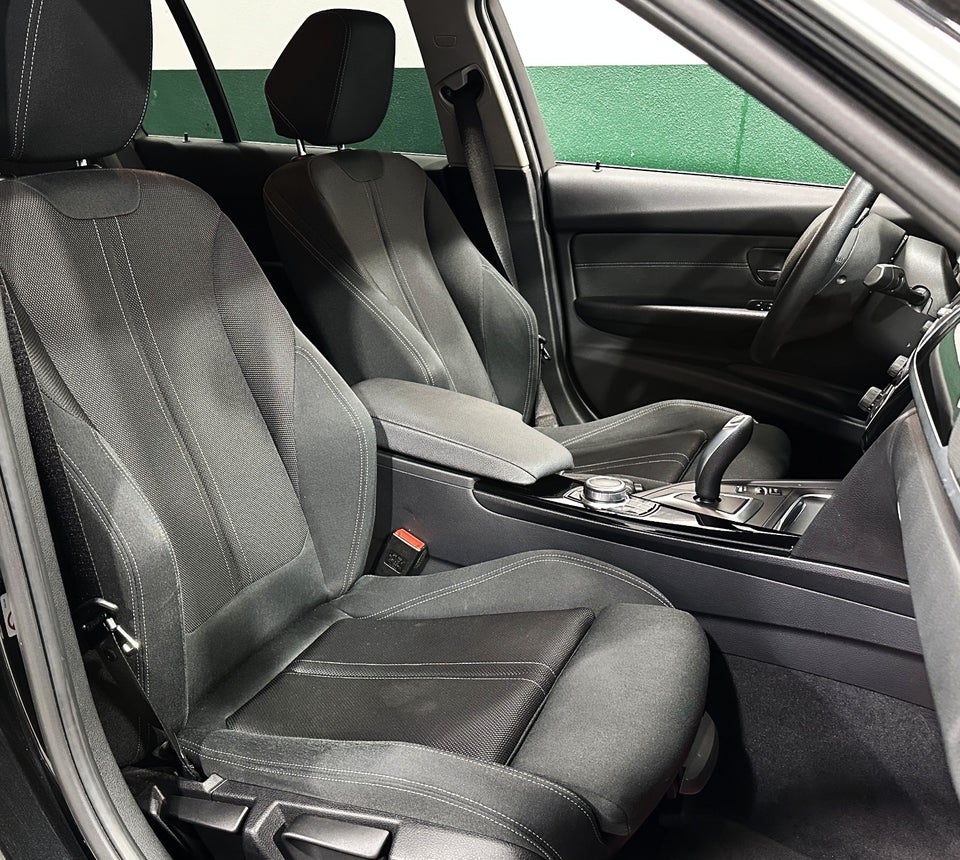 BMW 320d 2,0 Touring Advantage aut. 5d