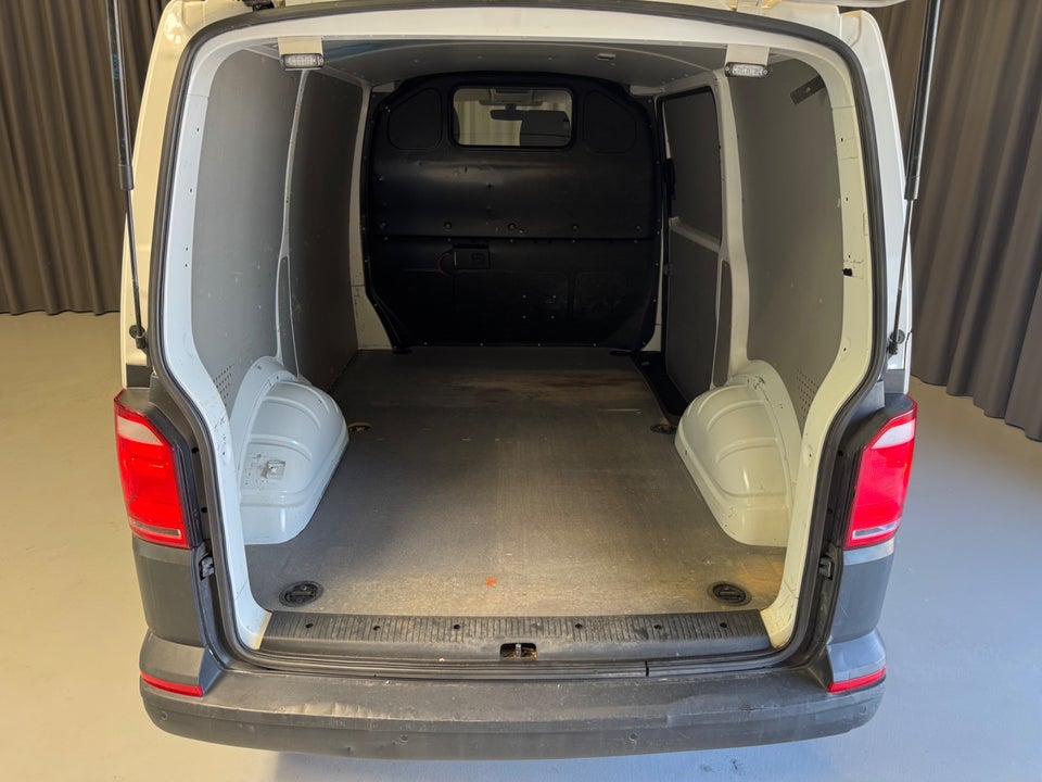 VW Transporter 2,0 TSi 150 Kassevogn kort