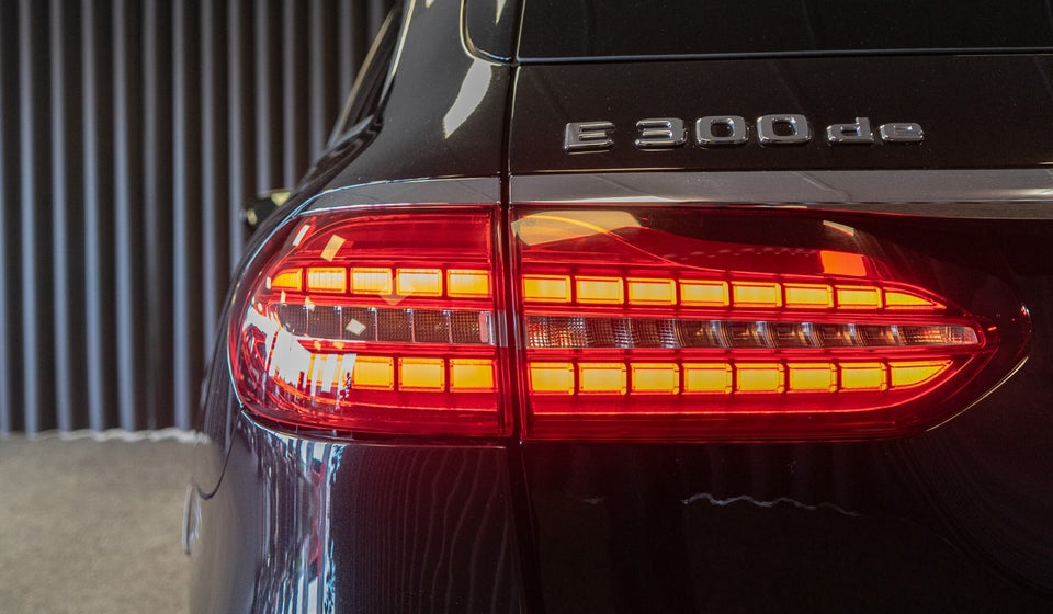 Mercedes E300 de 2,0 AMG Line stc. aut. 5d