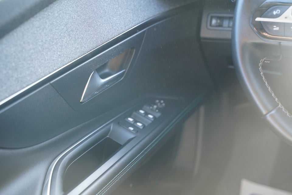 Peugeot 3008 1,6 Hybrid Allure Pack EAT8 5d