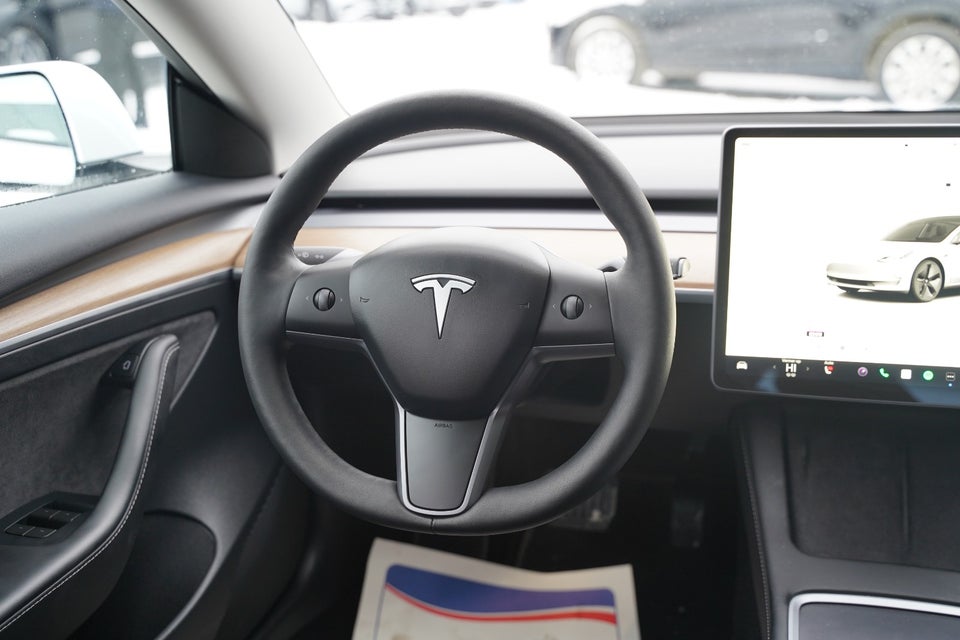 Tesla Model 3 Long Range AWD 4d