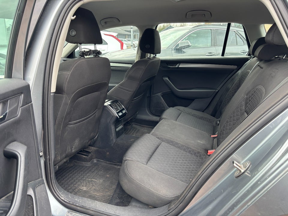 Skoda Superb 2,0 TDi 190 Style Combi DSG 5d