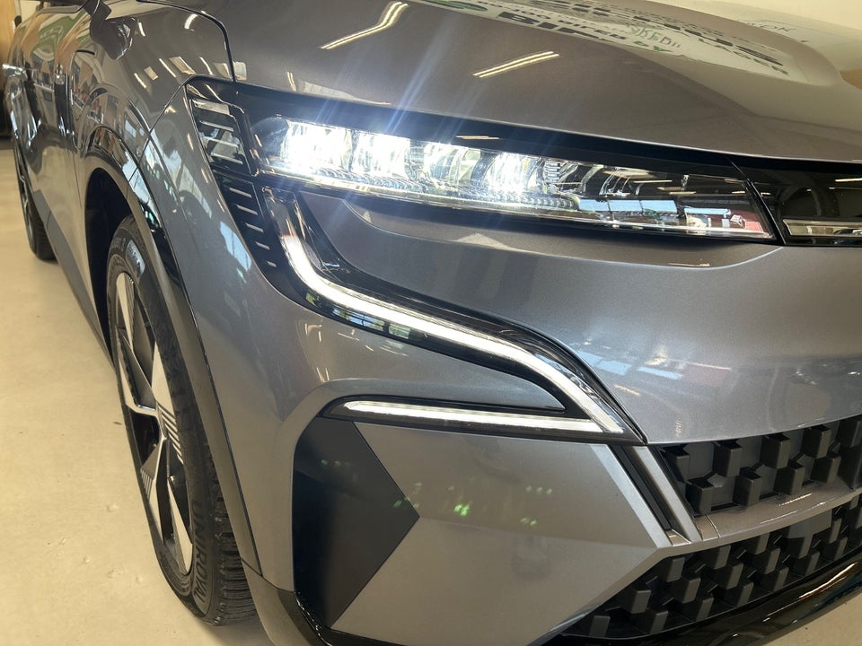 Renault Megane E-Tech 60 Equilibre 5d