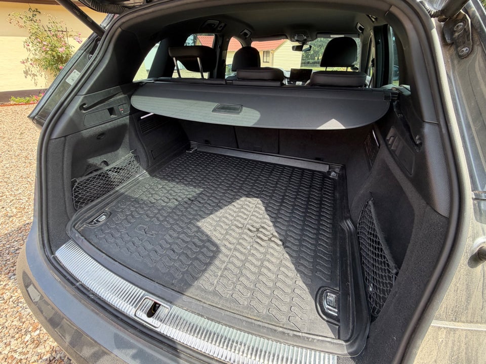 Audi Q5 55 TFSi e S-line quattro S-tr. 5d