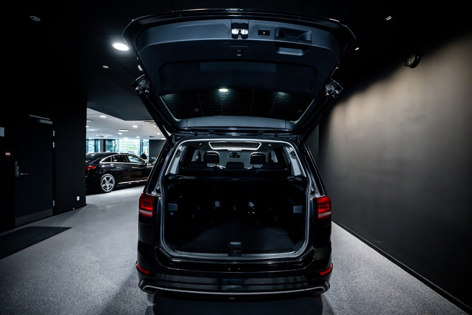 VW Touran 1,5 TSi 150 R-line 7prs 5d