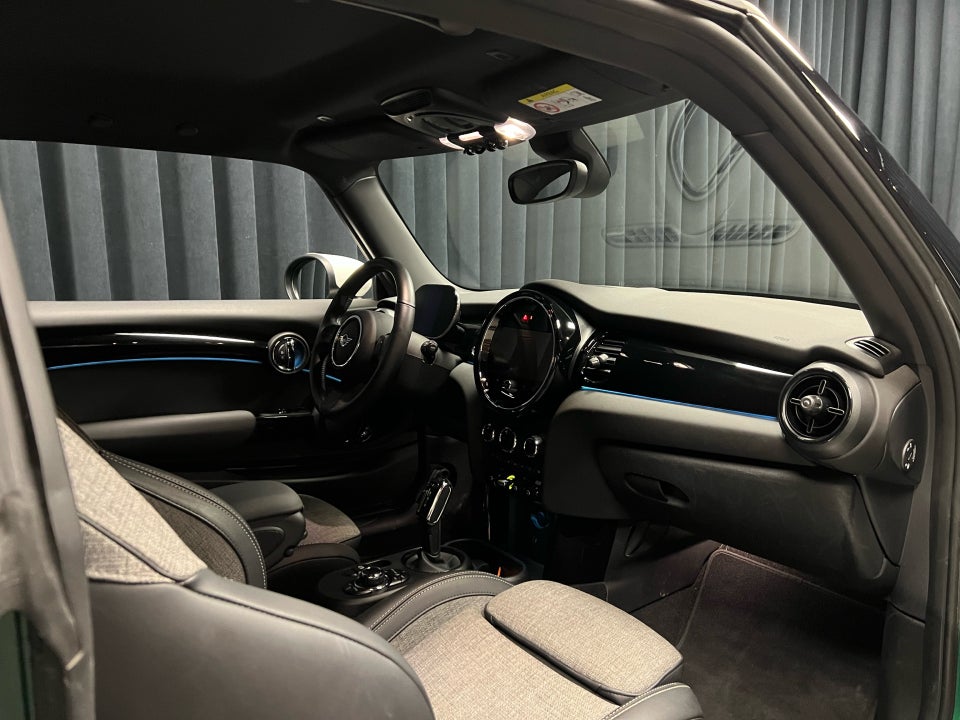 MINI Cooper SE Classic Trim 3d