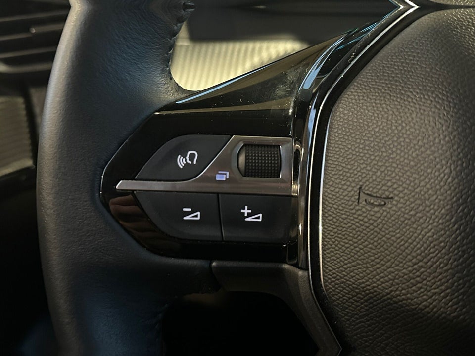 Peugeot e-208 50 Active 5d