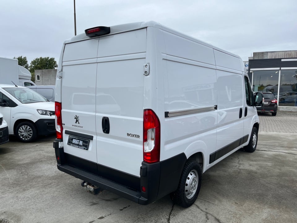 Peugeot Boxer 333 2,2 BlueHDi 140 L2H2 Premium