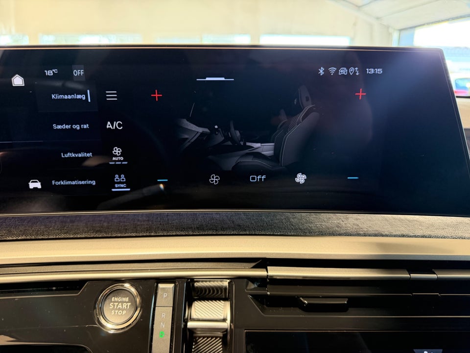 Peugeot e-3008 77 GT Pack 5d