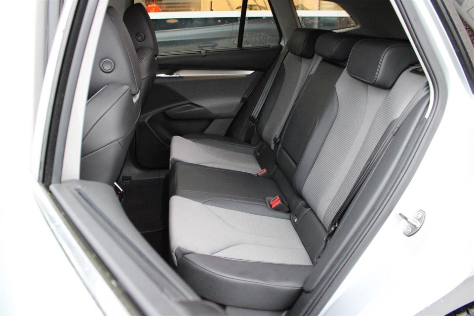 Skoda Enyaq 80 iV Loft 5d