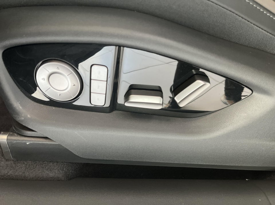 Hongqi EHS7 111 Performance 5d