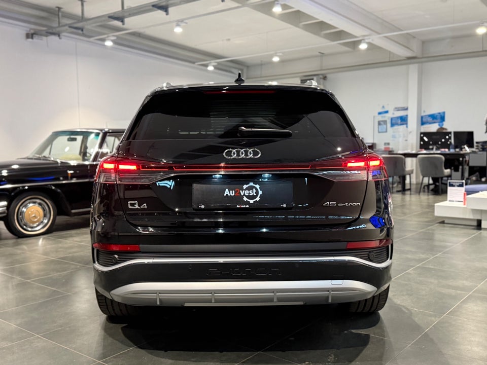 Audi Q4 e-tron 45 S-line 5d