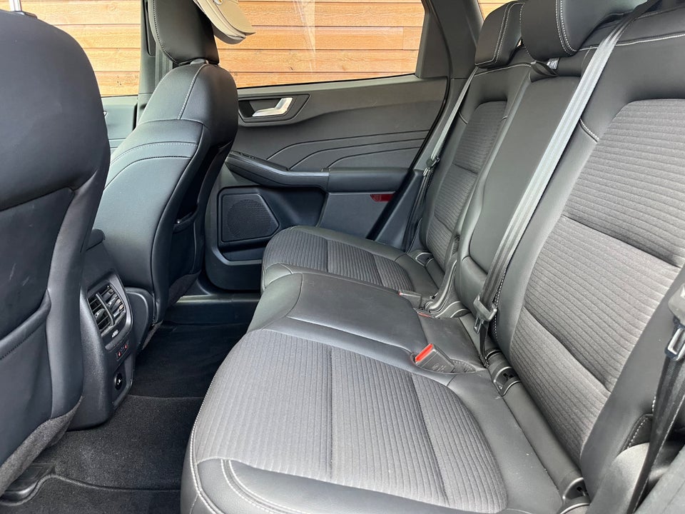 Ford Kuga 2,5 PHEV Titanium CVT 5d