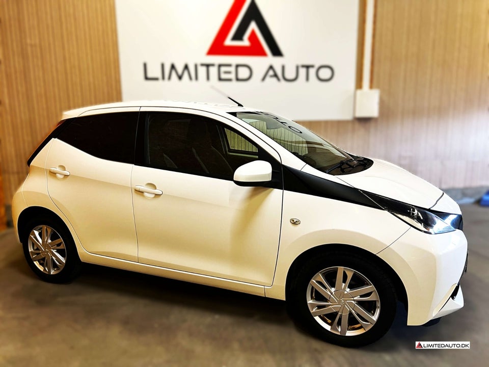 Toyota Aygo 1,0 VVT-i x-press 5d