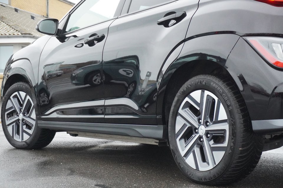 Hyundai Kona 64 EV Essential 5d
