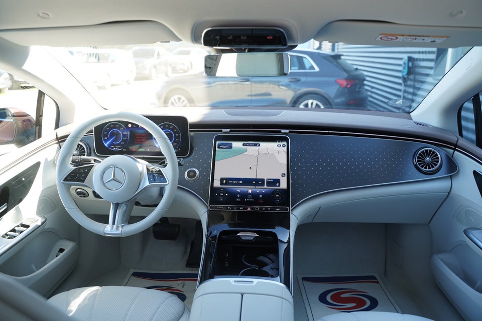 Mercedes EQE350+ 4d