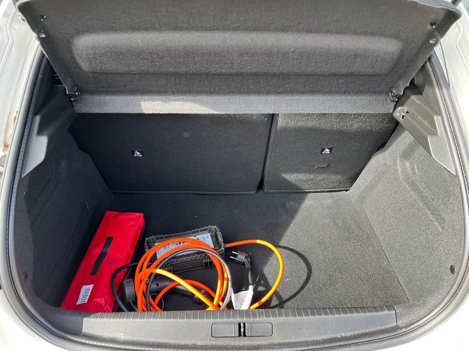 Peugeot e-208 50 Active Pack 5d