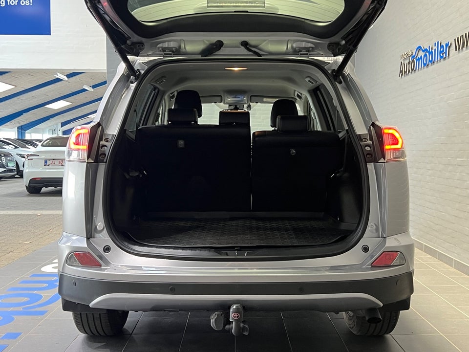 Toyota RAV4 2,0 D-4D T3 5d